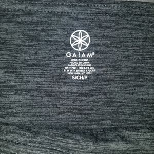 Gaiam yoga leggings WITH POCKETS